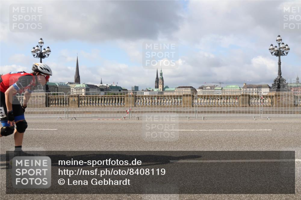 29.06.2025 - hella hamburg halbmarathon Lena Gebhardt http://msf.ph/oto/8408119 29.06.2025 08:55:05 Lombardsbrücke  meine-sportfotos.de