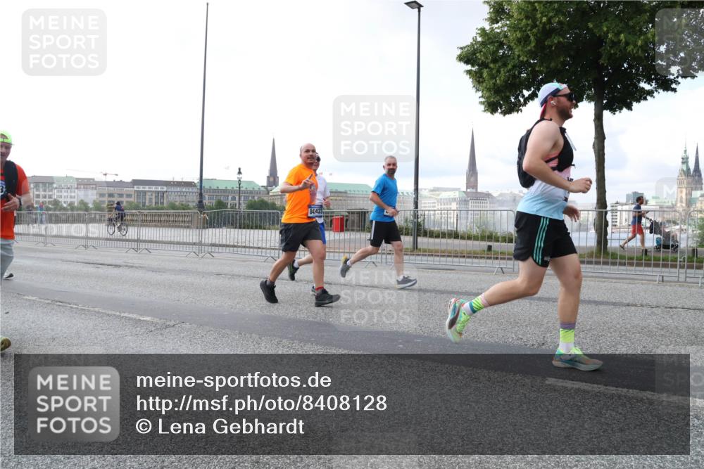 29.06.2025 - hella hamburg halbmarathon Lena Gebhardt http://msf.ph/oto/8408128 29.06.2025 10:04:07 Lombardsbrücke 841423, 1032, 1355, 1367, 2277, 2979, 3488, 4095, 4488, 4587, 5058, 5354, 5363, 5365, 5396, 5613, 5976, 6142, 6706, 6709, 7006, 7017, 7306, 7485, 8177, 8217, 8421, 8422, 8423, 8469, 8484, 8727, 9280, 9526, 9899, 10389, 10756, 11402, 11511, 11582, 11614, 12004, 12005, 12336, 12653, 12998, 13173, 13583, 14340, 14436, 14917, 15520, 15525, 15678, 15859, 16099, 16113, 16621, 17071, 17098, 17437 meine-sportfotos.de