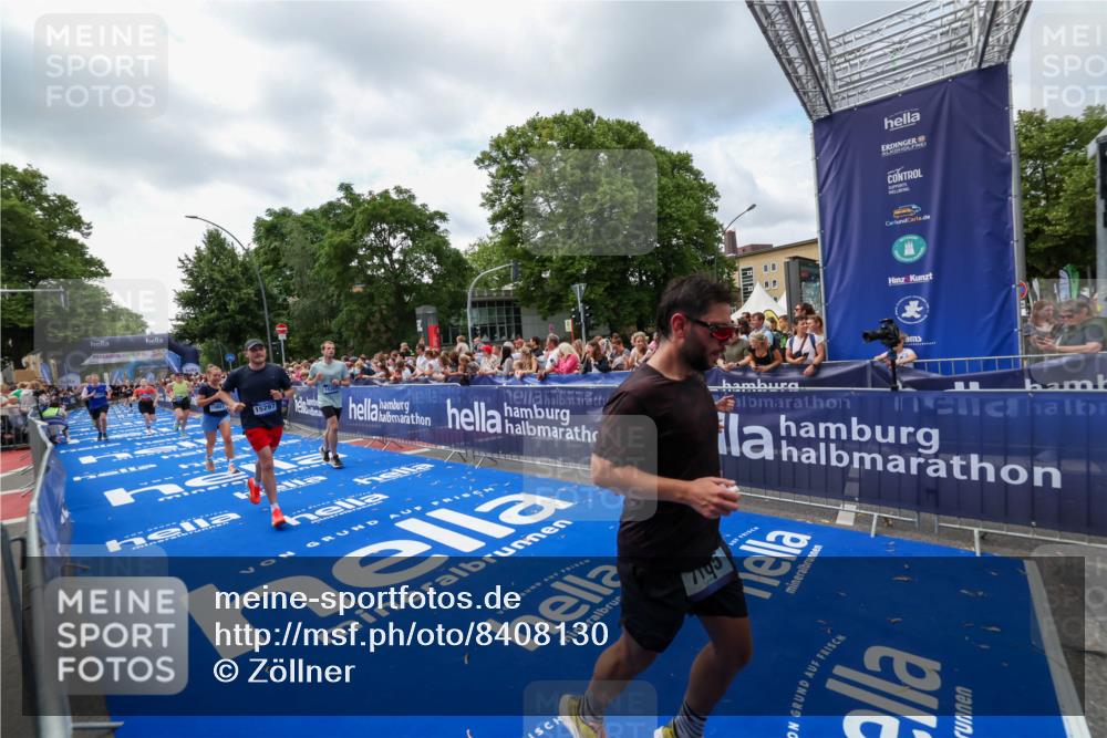 29.06.2025 - hella hamburg halbmarathon Zöllner http://msf.ph/oto/8408130 29.06.2025 10:42:55 Ziel 5011, 5477, 7105, 13398, 14447, 14560, 14813, 14849, 15297, 15301, 15851, 18559, 18659 meine-sportfotos.de