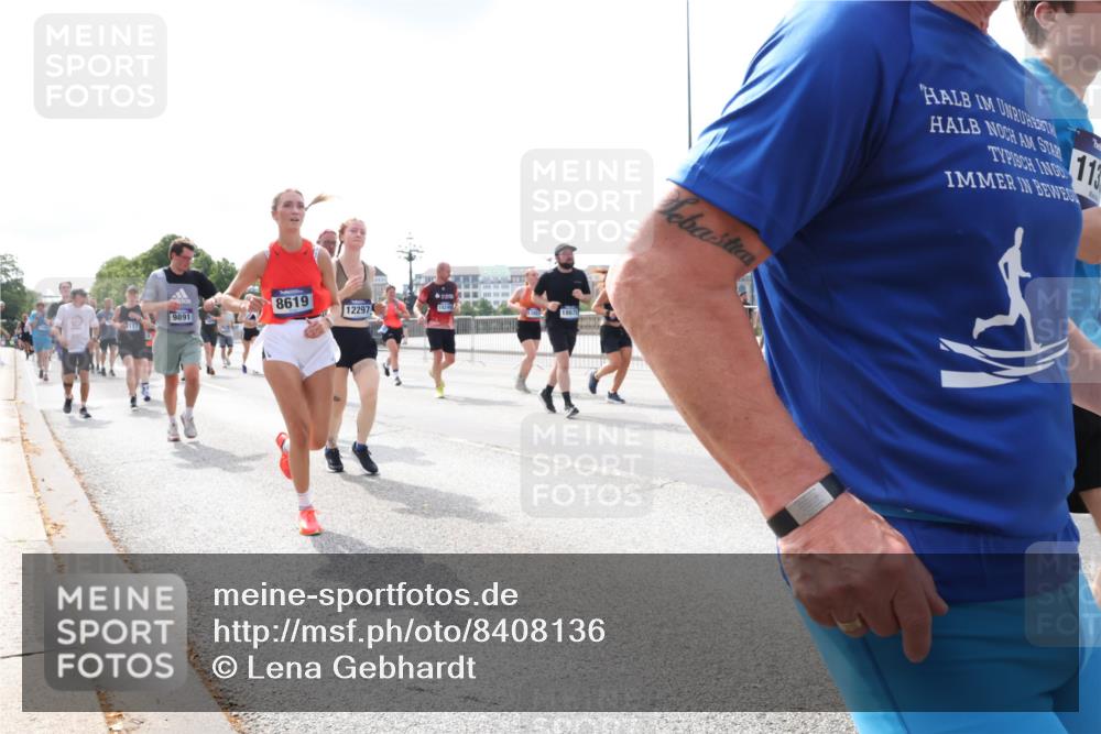 29.06.2025 - hella hamburg halbmarathon Lena Gebhardt http://msf.ph/oto/8408136 29.06.2025 10:16:50 Lombardsbrücke 9891, 8619, 12297, 113, 1117, 1137, 1212, 1240, 1244, 1298, 1331, 1348, 1403, 1553, 1599, 1602, 1825, 2225, 2347, 2912, 3030, 3088, 3156, 3176, 3210, 3450, 3484, 3622, 3687, 4478, 5036, 5037, 6024, 6328, 6488, 6742, 6941, 6948, 7114, 7115, 7158, 7257, 7345, 7358, 7360, 7376, 7753, 7924, 7928, 8263, 8295, 8317, 8513, 8597, 8619, 8645, 8707, 8847, 8857, 8983, 9091, 9208, 9332, 9492, 9628, 9664, 9676, 9810, 10076, 10139, 10141, 10232 meine-sportfotos.de