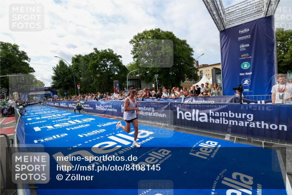 29.06.2025 - hella hamburg halbmarathon Zöllner http://msf.ph/oto/8408145 29.06.2025 10:17:05 Ziel 4116, 16529 meine-sportfotos.de