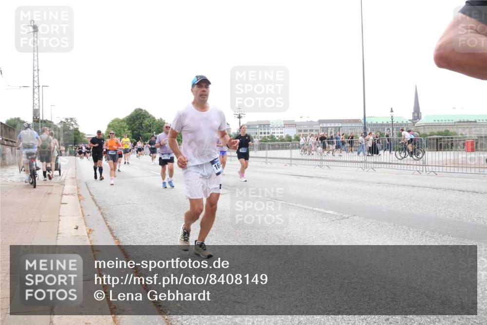 29.06.2025 - hella hamburg halbmarathon Lena Gebhardt http://msf.ph/oto/8408149 29.06.2025 10:50:40 Lombardsbrücke 20372, 16, 16742, 1129, 1208, 1259, 1828, 1930, 2047, 2200, 2358, 2859, 3184, 3203, 3229, 3647, 3680, 3710, 3805, 3838, 3897, 4168, 4642, 4695, 4771, 4848, 4961, 5119, 5131, 5997, 6178, 6680, 7133, 7141, 7161, 7505, 7677, 7938, 8200, 8299, 8779, 8833, 8834, 8986, 9096, 9168, 9933, 10029, 10286, 10437, 10552, 10614, 10636, 10744, 11426, 11577, 11696, 11716, 12079, 12392, 12393, 13887, 14102, 14144, 14534, 14591, 14940, 15017, 15230, 15416 meine-sportfotos.de