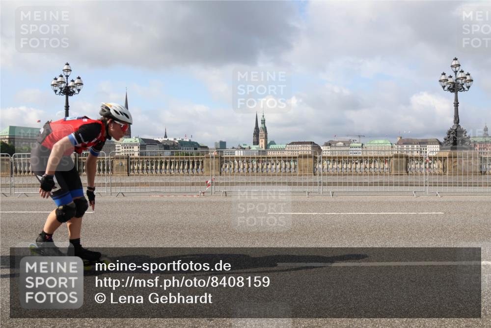 29.06.2025 - hella hamburg halbmarathon Lena Gebhardt http://msf.ph/oto/8408159 29.06.2025 08:55:05 Lombardsbrücke  meine-sportfotos.de