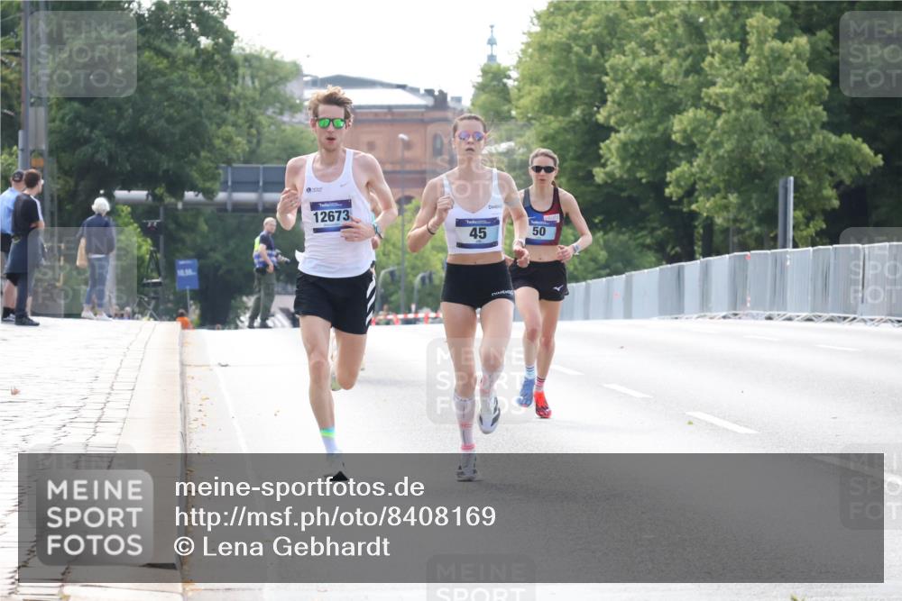 29.06.2025 - hella hamburg halbmarathon Lena Gebhardt http://msf.ph/oto/8408169 29.06.2025 09:37:38 Lombardsbrücke 10, 56, 12673, 45, 50, 31, 45, 50, 12673 meine-sportfotos.de