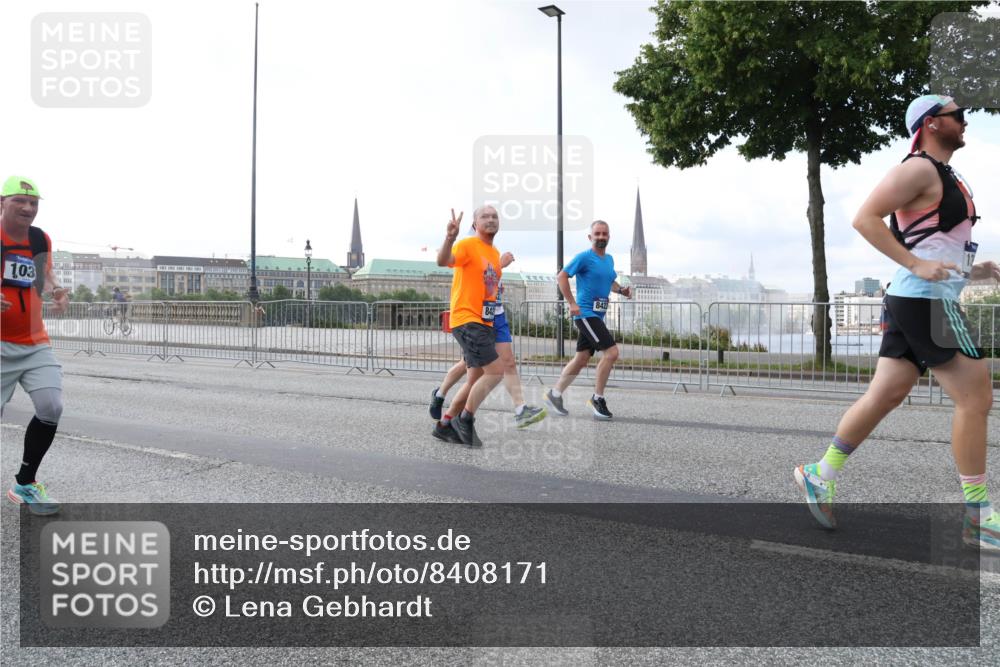 29.06.2025 - hella hamburg halbmarathon Lena Gebhardt http://msf.ph/oto/8408171 29.06.2025 10:04:07 Lombardsbrücke 103, 8420, 1032, 1355, 1367, 2277, 2979, 3488, 4095, 4488, 4587, 5058, 5354, 5363, 5365, 5396, 5613, 5976, 6142, 6706, 6709, 7006, 7017, 7306, 7485, 8177, 8217, 8421, 8422, 8423, 8469, 8484, 8727, 9280, 9526, 9899, 10389, 10756, 11402, 11511, 11582, 11614, 12004, 12005, 12336, 12653, 12998, 13173, 13583, 14340, 14436, 14917, 15520, 15525, 15678, 15859, 16099, 16113, 16621, 17071, 17098, 17437 meine-sportfotos.de