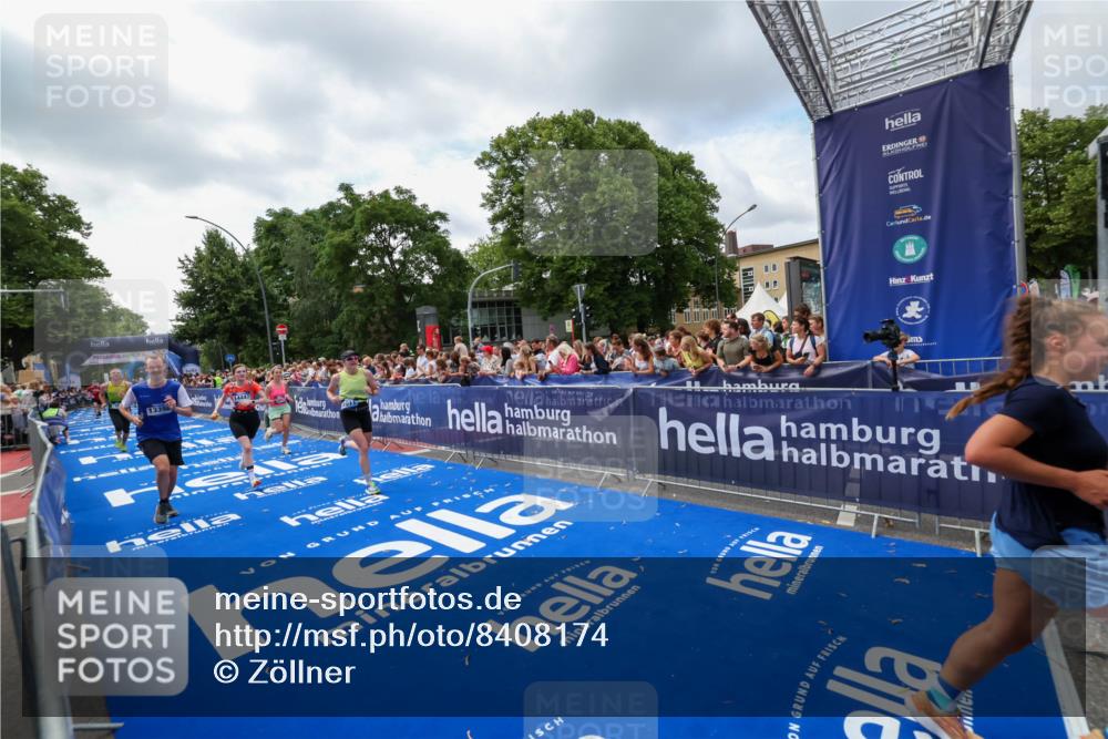 29.06.2025 - hella hamburg halbmarathon Zöllner http://msf.ph/oto/8408174 29.06.2025 10:42:57 Ziel 4823, 5011, 5477, 13398, 14447, 14849, 15297, 15301, 15851, 18559, 18659 meine-sportfotos.de