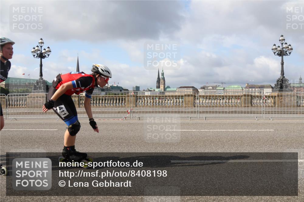 29.06.2025 - hella hamburg halbmarathon Lena Gebhardt http://msf.ph/oto/8408198 29.06.2025 08:55:05 Lombardsbrücke 411 meine-sportfotos.de