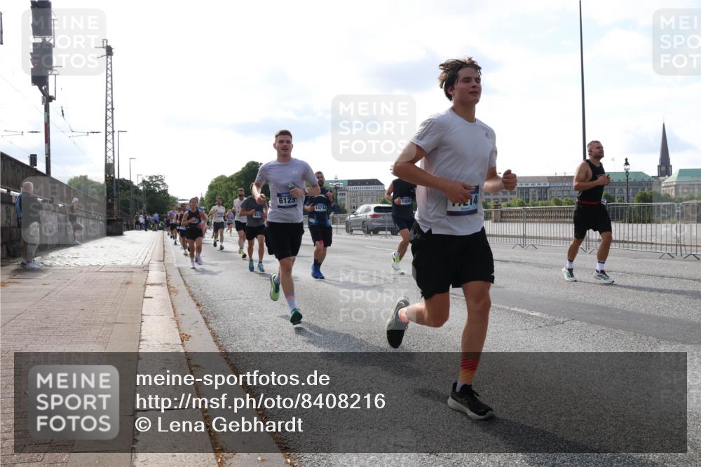 29.06.2025 - hella hamburg halbmarathon Lena Gebhardt http://msf.ph/oto/8408216 29.06.2025 09:49:53 Lombardsbrücke 6123, 18734, 214, 1343, 1445, 1615, 1675, 1800, 1975, 2324, 2415, 2573, 2750, 2949, 2980, 3136, 3282, 3431, 3530, 4148, 4303, 4318, 4425, 4528, 4766, 5248, 5409, 6095, 6123, 6682, 7035, 7229, 7495, 7796, 8370, 8465, 8629, 8925, 9264, 9265, 9294, 9296, 9686, 9711, 9914, 9979, 10680, 10894, 10930, 11765, 12327, 12554, 12839, 13141, 13457, 13800, 14077, 14204, 14359, 14374, 14560, 14629, 14667, 14688, 14789, 15094 meine-sportfotos.de