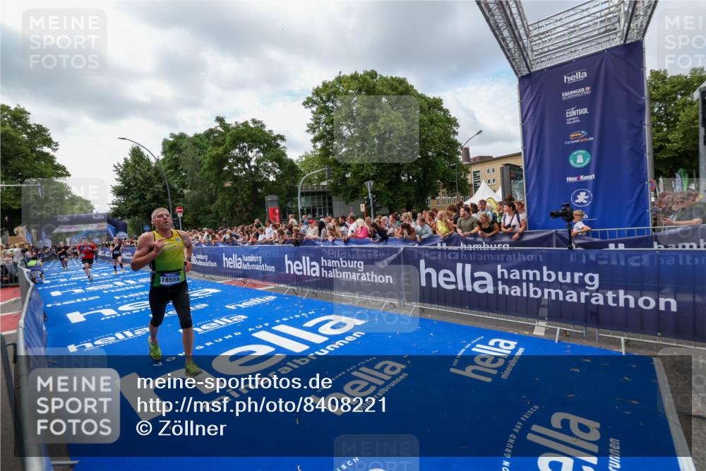 29.06.2025 - hella hamburg halbmarathon Zöllner http://msf.ph/oto/8408221 29.06.2025 10:43:00 Ziel 4823, 5477, 7035, 8218, 9364, 14849, 18559, 18659 meine-sportfotos.de