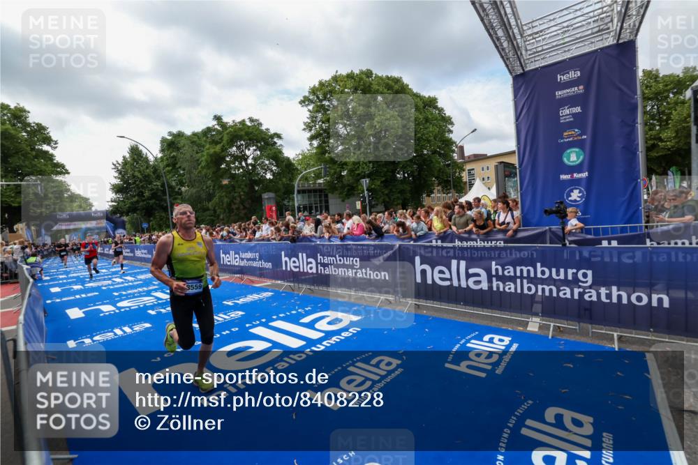 29.06.2025 - hella hamburg halbmarathon Zöllner http://msf.ph/oto/8408228 29.06.2025 10:43:00 Ziel 4823, 5477, 7035, 8218, 9364, 14849, 18559, 18659 meine-sportfotos.de