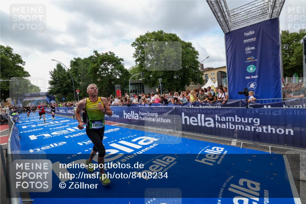 29.06.2025 - hella hamburg halbmarathon Zöllner http://msf.ph/oto/8408234 29.06.2025 10:43:00 Ziel 4823, 5477, 7035, 8218, 9364, 14849, 18559, 18659 meine-sportfotos.de