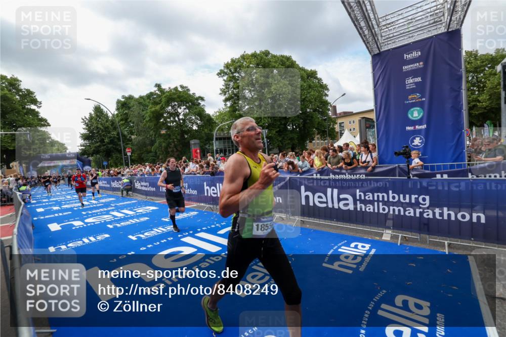 29.06.2025 - hella hamburg halbmarathon Zöllner http://msf.ph/oto/8408249 29.06.2025 10:43:01 Ziel 4823, 7035, 8218, 9364, 10469, 14849, 18559, 18659 meine-sportfotos.de