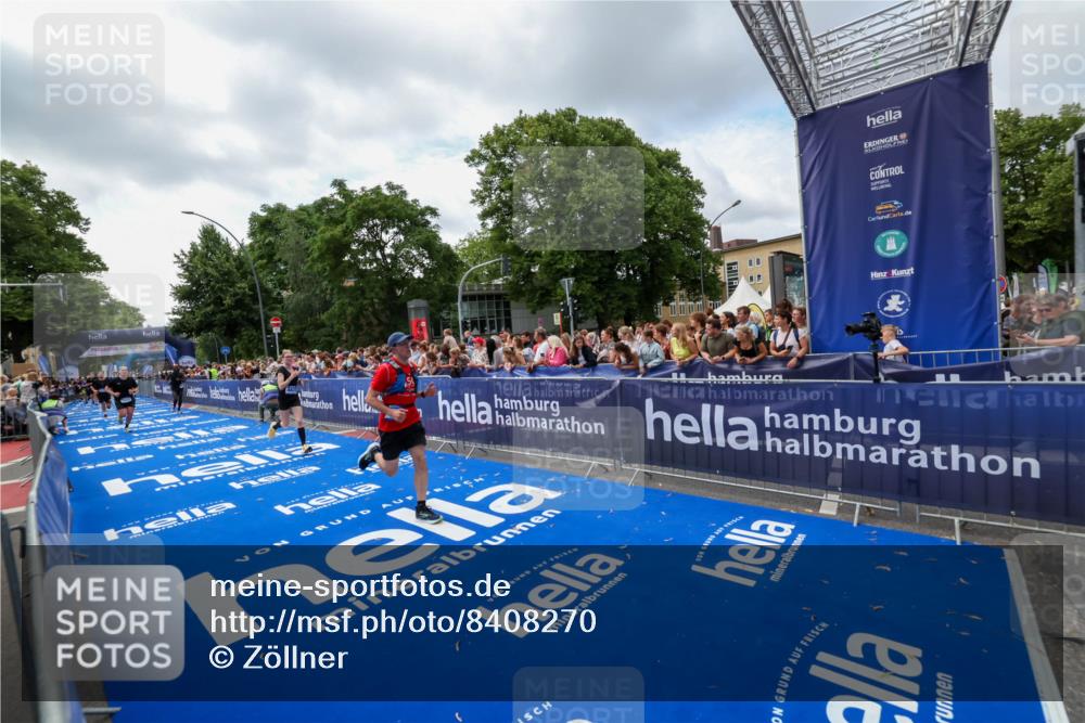 29.06.2025 - hella hamburg halbmarathon Zöllner http://msf.ph/oto/8408270 29.06.2025 10:43:02 Ziel 4823, 7035, 8218, 9364, 10469, 14849, 18659 meine-sportfotos.de