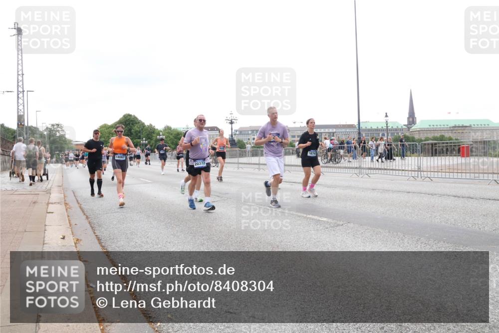 29.06.2025 - hella hamburg halbmarathon Lena Gebhardt http://msf.ph/oto/8408304 29.06.2025 10:50:41 Lombardsbrücke 18067, 20372, 1674, 1129, 1208, 1259, 1828, 1930, 2047, 2200, 2358, 2859, 3184, 3203, 3229, 3647, 3680, 3710, 3805, 3838, 3897, 4168, 4642, 4695, 4771, 4848, 4961, 5119, 5131, 6178, 6680, 7133, 7141, 7161, 7505, 7677, 7938, 8200, 8299, 8779, 8833, 8834, 8986, 9096, 9168, 9933, 10029, 10286, 10437, 10552, 10614, 10636, 10744, 11426, 11577, 11696, 11716, 12079, 12392, 12393, 13887, 14102, 14144, 14534, 14591, 14940, 15017, 15230, 15416 meine-sportfotos.de