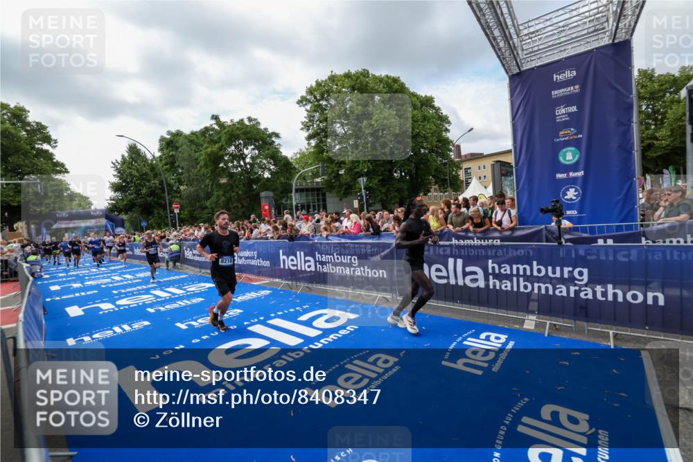 29.06.2025 - hella hamburg halbmarathon Zöllner http://msf.ph/oto/8408347 29.06.2025 10:43:07 Ziel 4229, 6721, 7035, 7451, 8218, 9364, 9833, 10469, 12657, 12723, 12776, 12839, 15255, 17177, 19038 meine-sportfotos.de