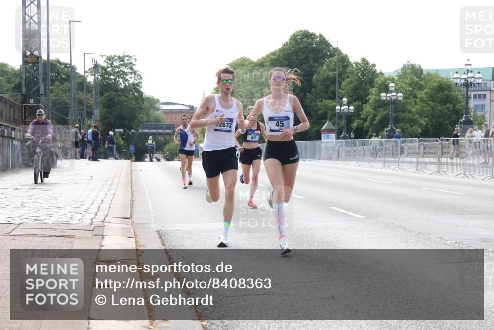 29.06.2025 - hella hamburg halbmarathon Lena Gebhardt http://msf.ph/oto/8408363 29.06.2025 09:37:41 Lombardsbrücke 5, 2673, 50, 45, 31, 45, 50, 3944, 12673 meine-sportfotos.de
