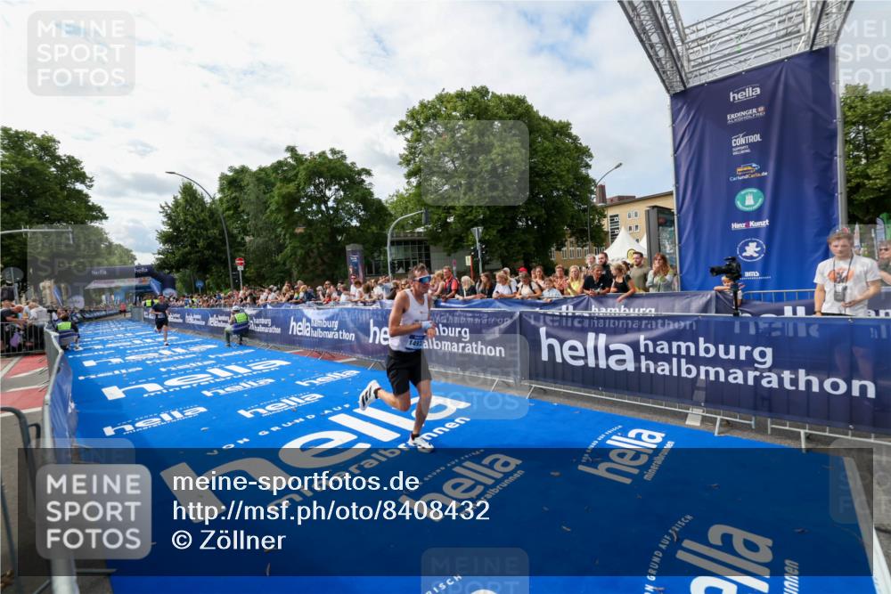 29.06.2025 - hella hamburg halbmarathon Zöllner http://msf.ph/oto/8408432 29.06.2025 10:17:59 Ziel 14932, 15166 meine-sportfotos.de