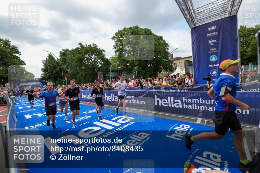 29.06.2025 - hella hamburg halbmarathon Zöllner http://msf.ph/oto/8408435 29.06.2025 10:43:12 Ziel 1675, 4229, 6721, 7026, 7093, 7451, 9833, 10251, 11177, 12153, 12657, 12723, 12776, 12839, 15255, 15706, 17177, 18304, 19038 meine-sportfotos.de