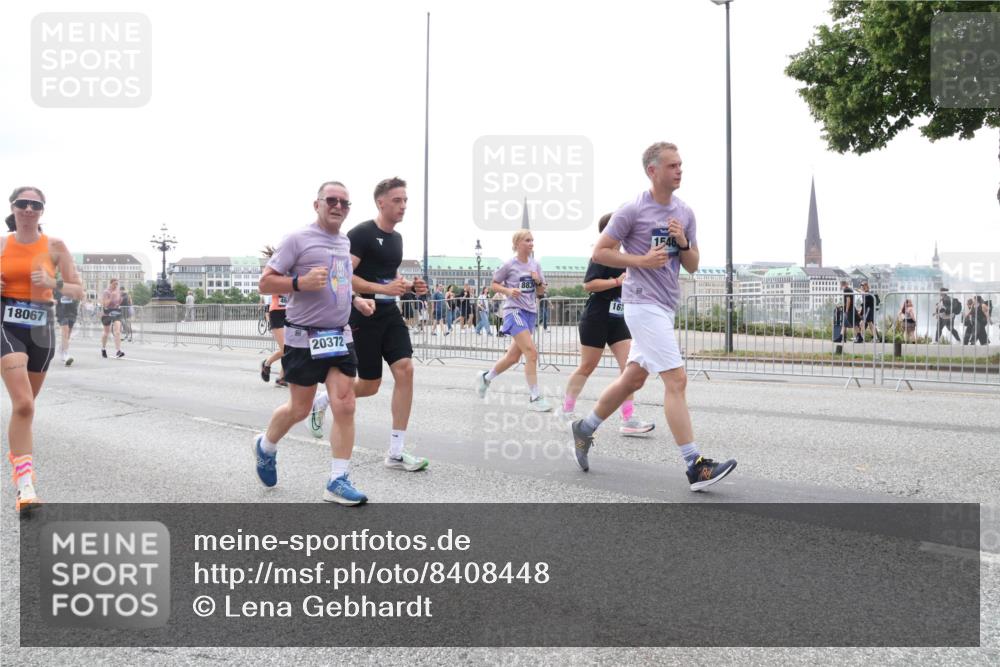 29.06.2025 - hella hamburg halbmarathon Lena Gebhardt http://msf.ph/oto/8408448 29.06.2025 10:50:43 Lombardsbrücke 18067, 20372, 1883, 167, 1546, 1129, 1208, 1259, 1828, 1930, 2047, 2200, 2358, 2859, 3184, 3203, 3229, 3647, 3680, 3710, 3805, 3838, 3897, 4168, 4642, 4695, 4771, 4848, 4961, 5119, 5131, 6178, 6680, 7133, 7141, 7161, 7505, 7677, 7825, 7938, 8200, 8299, 8779, 8833, 8834, 8986, 9096, 9168, 9933, 10029, 10286, 10437, 10552, 10614, 10636, 10744, 11426, 11577, 11696, 12392, 12393, 13887, 14102, 14144, 14534, 14591, 14940, 15017, 15230, 15416 meine-sportfotos.de