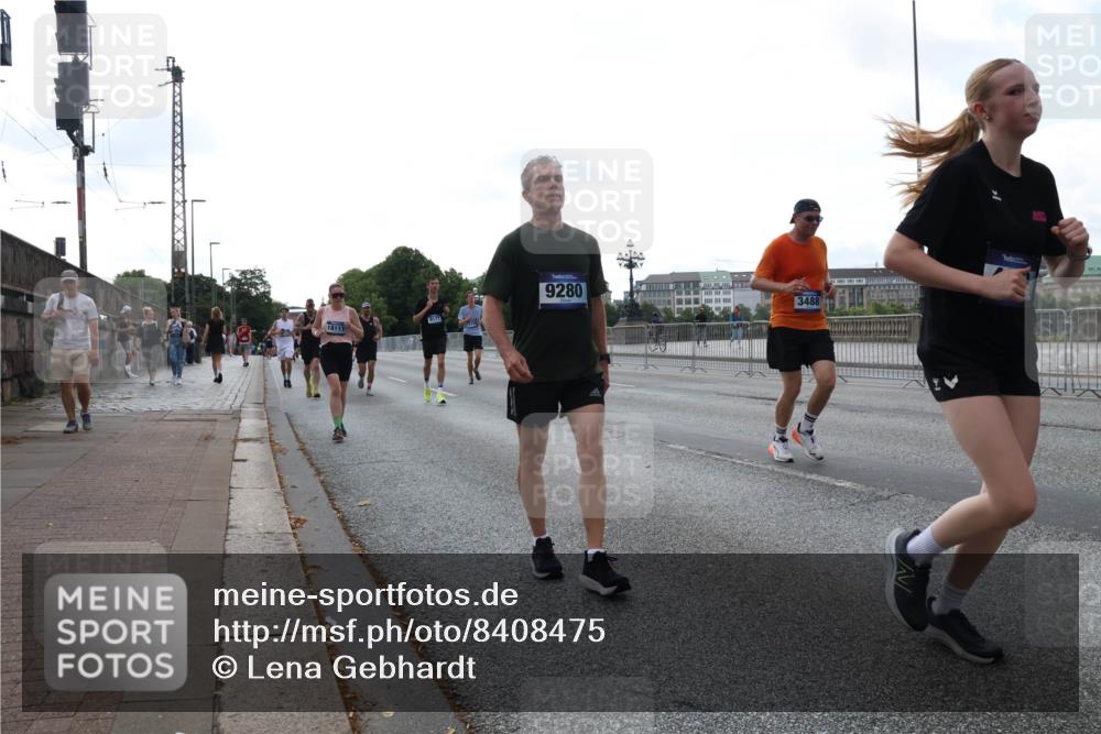 29.06.2025 - hella hamburg halbmarathon Lena Gebhardt http://msf.ph/oto/8408475 29.06.2025 10:04:10 Lombardsbrücke 18111, 9280, 3488, 1032, 1355, 1367, 1674, 2277, 2979, 3488, 4095, 4488, 4587, 5058, 5354, 5363, 5365, 5613, 5976, 6142, 6706, 6709, 7006, 7017, 7306, 7485, 8177, 8217, 8421, 8422, 8423, 8469, 8727, 9280, 9489, 9526, 9899, 10213, 10756, 10962, 11402, 11511, 11582, 11614, 12004, 12005, 12336, 12653, 12998, 13173, 13583, 14340, 14436, 14917, 15520, 15525, 15678, 16099, 16113, 16621, 16753, 16989, 17071, 17098, 17437 meine-sportfotos.de