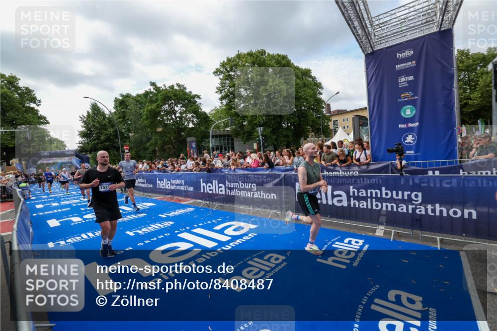 29.06.2025 - hella hamburg halbmarathon Zöllner http://msf.ph/oto/8408487 29.06.2025 10:43:14 Ziel 1675, 4229, 6721, 7026, 7093, 7451, 9833, 10251, 11177, 12153, 15255, 15706, 17177, 18304 meine-sportfotos.de