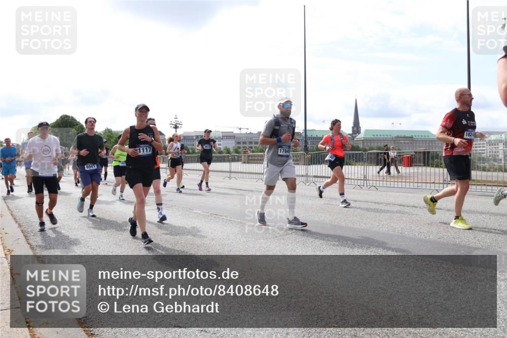 29.06.2025 - hella hamburg halbmarathon Lena Gebhardt http://msf.ph/oto/8408648 29.06.2025 10:16:52 Lombardsbrücke 6941, 160, 1117, 17845, 25, 18245, 1117, 1137, 1240, 1244, 1298, 1331, 1348, 1403, 1553, 1602, 1825, 2225, 2347, 2908, 2912, 3030, 3088, 3156, 3176, 3210, 3450, 3484, 3622, 3687, 4478, 5036, 5037, 5929, 5930, 5995, 6024, 6328, 6488, 6742, 6941, 6948, 7114, 7115, 7158, 7257, 7345, 7358, 7360, 7376, 7924, 7928, 8263, 8295, 8317, 8513, 8619, 8707, 8847, 8857, 8983, 9091, 9208, 9332, 9492, 9664, 9676, 9810, 10076, 10232 meine-sportfotos.de