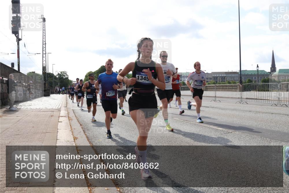 29.06.2025 - hella hamburg halbmarathon Lena Gebhardt http://msf.ph/oto/8408662 29.06.2025 09:49:56 Lombardsbrücke 18173, 18529, 17177, 1345, 925, 125, 12327, 1343, 1445, 1615, 1675, 1800, 1803, 1975, 2324, 2415, 2573, 2750, 2949, 3136, 3282, 3431, 3530, 4148, 4303, 4318, 4425, 4528, 5248, 5409, 6095, 6123, 6682, 6704, 7035, 7229, 7495, 7774, 7796, 8370, 8465, 8629, 8925, 9264, 9265, 9294, 9296, 9686, 9711, 9914, 9979, 10680, 10894, 10930, 11765, 12327, 12540, 12554, 12839, 13141, 13457, 13800, 14077, 14204, 14359, 14374, 14560, 14629, 14688, 14789, 15094 meine-sportfotos.de