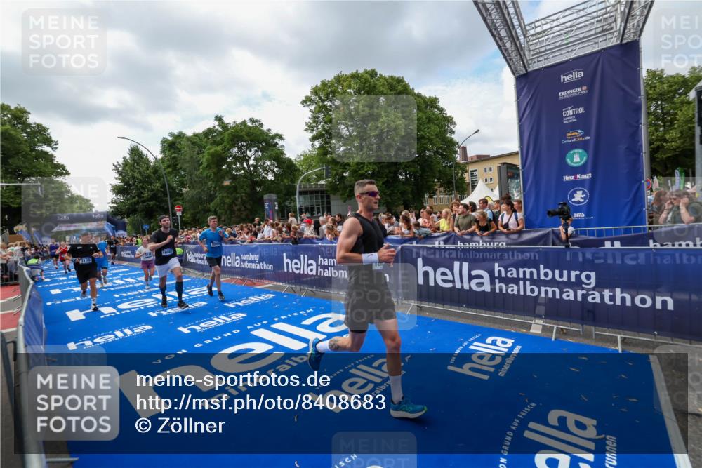 29.06.2025 - hella hamburg halbmarathon Zöllner http://msf.ph/oto/8408683 29.06.2025 10:43:24 Ziel 2653, 3109, 3124, 3146, 10099, 10237, 13348, 15921, 16314, 16720, 16997, 17391, 18274, 18987, 19009, 19051 meine-sportfotos.de