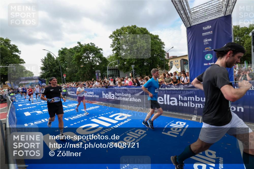 29.06.2025 - hella hamburg halbmarathon Zöllner http://msf.ph/oto/8408721 29.06.2025 10:43:25 Ziel 2653, 3109, 3124, 3146, 5506, 8664, 10099, 10237, 13348, 15921, 16720, 16997, 17391, 18274, 18942, 18987, 19009, 19051 meine-sportfotos.de