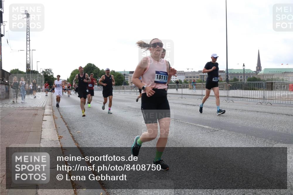 29.06.2025 - hella hamburg halbmarathon Lena Gebhardt http://msf.ph/oto/8408750 29.06.2025 10:04:12 Lombardsbrücke 4587, 18111, 9526, 1032, 1355, 1367, 1377, 1674, 2277, 2979, 3488, 4095, 4488, 4587, 5058, 5354, 5363, 5365, 5613, 5976, 6142, 6706, 6709, 7006, 7017, 7306, 7485, 8177, 8217, 8421, 8422, 8423, 8469, 8727, 9280, 9489, 9526, 9899, 10213, 10756, 10962, 11402, 11511, 11582, 11614, 12004, 12005, 12336, 12653, 12998, 13173, 13583, 14340, 14436, 14917, 15520, 15525, 15678, 16099, 16113, 16621, 16753, 16989, 17071, 17098, 17113, 17437 meine-sportfotos.de