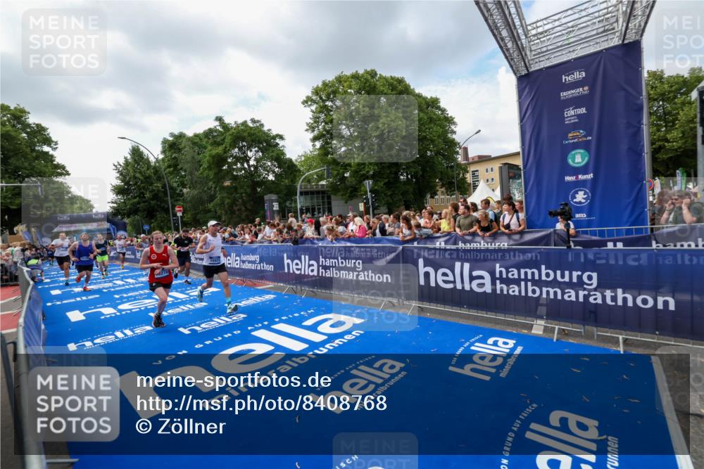 29.06.2025 - hella hamburg halbmarathon Zöllner http://msf.ph/oto/8408768 29.06.2025 10:43:28 Ziel 2653, 3146, 3928, 5436, 5506, 8664, 9931, 10237, 13348, 15921, 16720, 17391, 18274, 18942, 18987, 19009, 19051 meine-sportfotos.de