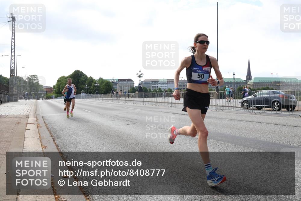 29.06.2025 - hella hamburg halbmarathon Lena Gebhardt http://msf.ph/oto/8408777 29.06.2025 09:37:44 Lombardsbrücke 50, 45, 50, 3944, 12673 meine-sportfotos.de