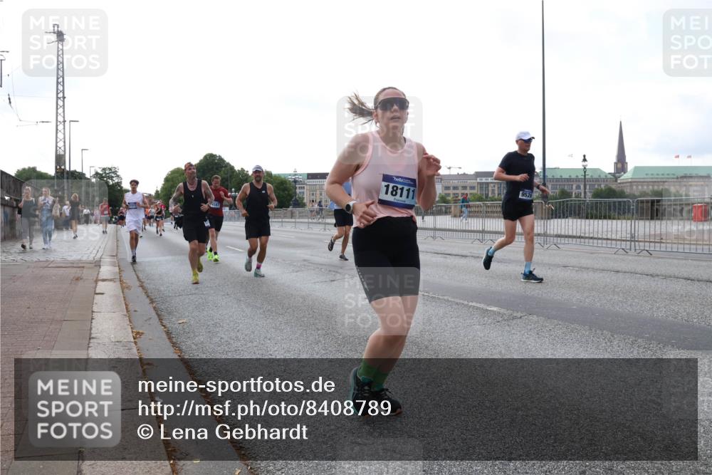 29.06.2025 - hella hamburg halbmarathon Lena Gebhardt http://msf.ph/oto/8408789 29.06.2025 10:04:12 Lombardsbrücke 18111, 1032, 1355, 1367, 1377, 1674, 2277, 2979, 3488, 4095, 4488, 4587, 5058, 5354, 5363, 5365, 5613, 5976, 6142, 6706, 6709, 7006, 7017, 7306, 7485, 8177, 8217, 8421, 8422, 8423, 8469, 8727, 9280, 9489, 9526, 9899, 10213, 10756, 10962, 11402, 11511, 11582, 11614, 12004, 12005, 12336, 12653, 12998, 13173, 13583, 14340, 14436, 14917, 15520, 15525, 15678, 16099, 16113, 16621, 16753, 16989, 17071, 17098, 17113, 17437 meine-sportfotos.de
