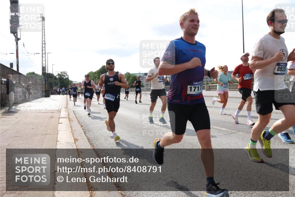 29.06.2025 - hella hamburg halbmarathon Lena Gebhardt http://msf.ph/oto/8408791 29.06.2025 09:49:57 Lombardsbrücke 3530, 1717, 17125, 8925, 18173, 18529, 1343, 1445, 1615, 1675, 1800, 1803, 1975, 2324, 2415, 2573, 2750, 2949, 3136, 3282, 3332, 3431, 3530, 4303, 4318, 4425, 4528, 5248, 5409, 6095, 6123, 6682, 6704, 7035, 7229, 7495, 7774, 7796, 8370, 8465, 8629, 8925, 9264, 9265, 9294, 9296, 9302, 9686, 9711, 9914, 9979, 10680, 10894, 10930, 11765, 12327, 12540, 12554, 12839, 12895, 13141, 13457, 13800, 14077, 14204, 14359, 14374, 14560, 14629, 14688, 14789, 15094 meine-sportfotos.de