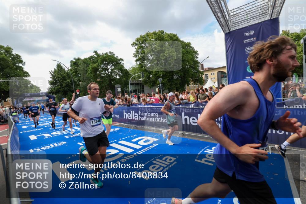 29.06.2025 - hella hamburg halbmarathon Zöllner http://msf.ph/oto/8408834 29.06.2025 10:43:31 Ziel 2653, 3928, 4080, 5124, 5436, 5506, 7635, 8664, 9931, 10237, 10246, 11648, 12623, 13348, 16338, 16720, 17391, 18513, 18810, 18942, 18987, 19009, 19051 meine-sportfotos.de
