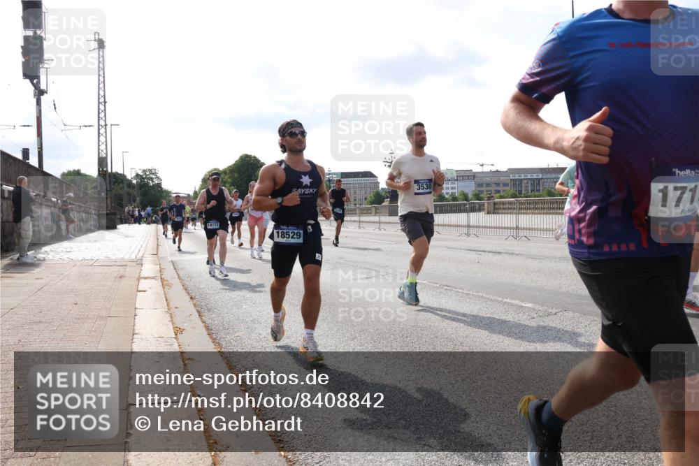 29.06.2025 - hella hamburg halbmarathon Lena Gebhardt http://msf.ph/oto/8408842 29.06.2025 09:49:58 Lombardsbrücke 18173, 18529, 1629, 18, 20, 3530, 171, 1343, 1445, 1615, 1675, 1800, 1803, 1975, 2324, 2415, 2573, 2750, 2949, 3136, 3282, 3332, 3431, 3530, 4303, 4318, 4425, 4528, 5248, 5409, 6095, 6123, 6682, 6704, 7035, 7229, 7495, 7774, 7796, 8370, 8465, 8629, 8925, 9264, 9265, 9294, 9296, 9302, 9686, 9711, 9914, 9979, 10680, 10894, 10930, 11765, 11767, 12327, 12540, 12554, 12839, 12895, 13141, 13457, 13800, 14077, 14204, 14359, 14374, 14560, 14629, 14688, 14789, 15094 meine-sportfotos.de