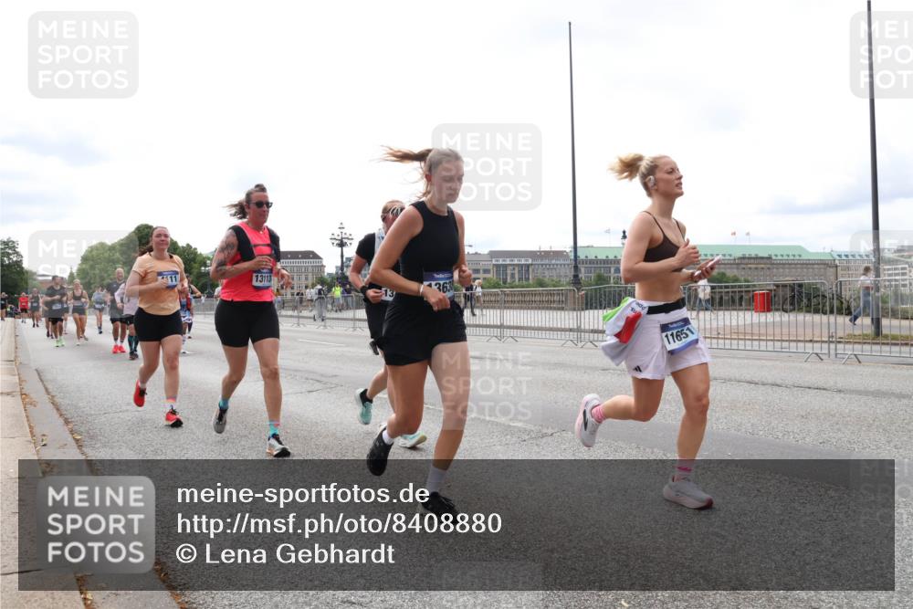 29.06.2025 - hella hamburg halbmarathon Lena Gebhardt http://msf.ph/oto/8408880 29.06.2025 10:24:53 Lombardsbrücke 11, 13113, 3630, 11651, 1064, 1352, 1395, 1740, 2000, 2108, 2249, 2280, 2944, 3053, 3099, 3113, 3132, 3421, 3786, 3920, 4008, 4010, 4111, 4221, 4444, 4464, 5126, 5138, 5829, 5830, 6261, 6570, 7778, 8083, 9573, 10907, 11400, 11651, 11816, 11817, 11921, 12070, 12303, 13111, 13113, 13380, 13573, 13638, 14143, 14649, 14898, 15124, 15153, 15679, 15942, 15975, 17185, 17535, 17954, 18194, 18198 meine-sportfotos.de