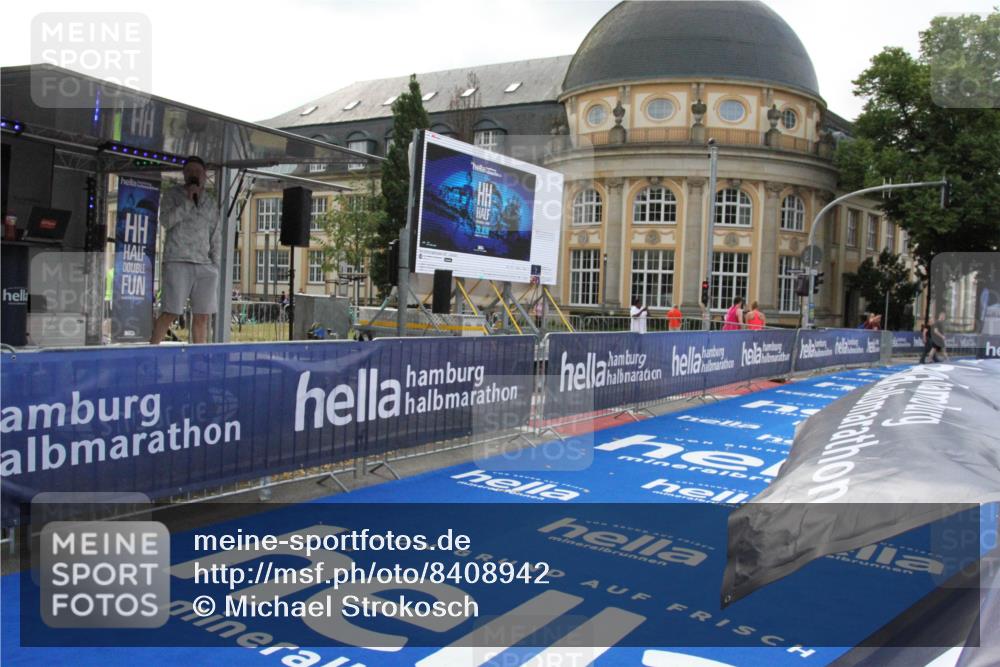 29.06.2025 - hella hamburg halbmarathon Michael Strokosch http://msf.ph/oto/8408942 29.06.2025 08:38:24 Ziel  meine-sportfotos.de
