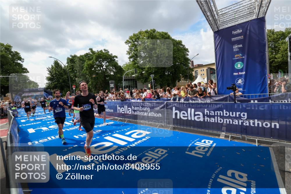 29.06.2025 - hella hamburg halbmarathon Zöllner http://msf.ph/oto/8408955 29.06.2025 10:43:35 Ziel 3928, 4080, 5124, 5436, 7635, 9931, 10246, 11648, 12623, 13996, 14484, 16338, 18513, 18775, 18810, 19229 meine-sportfotos.de