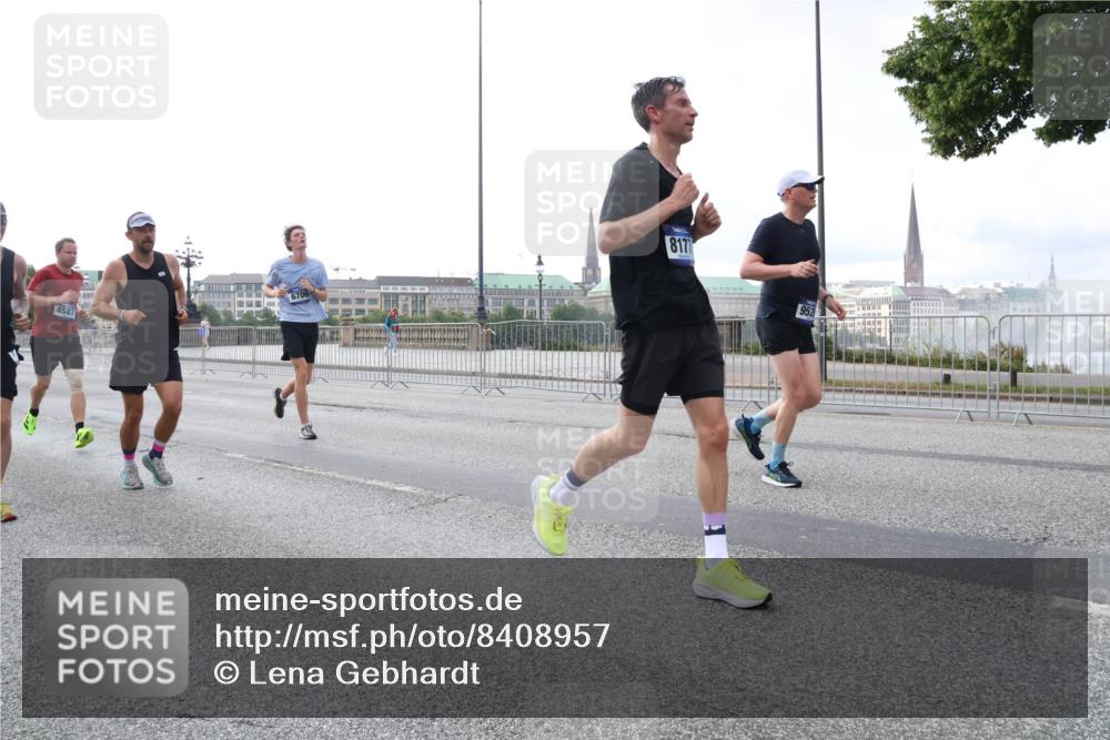 29.06.2025 - hella hamburg halbmarathon Lena Gebhardt http://msf.ph/oto/8408957 29.06.2025 10:04:13 Lombardsbrücke 4587, 6706, 8177, 952, 1032, 1355, 1367, 1377, 1674, 2852, 2979, 3488, 4095, 4488, 4587, 5058, 5354, 5363, 5365, 5613, 5976, 6142, 6706, 6709, 7006, 7017, 7306, 7485, 8177, 8217, 8421, 8422, 8423, 8469, 8727, 9280, 9489, 9526, 9899, 10213, 10756, 10962, 11511, 11582, 11614, 12004, 12005, 12336, 12653, 12998, 13173, 13583, 14340, 14436, 14917, 15520, 15525, 15678, 16099, 16113, 16753, 16989, 17071, 17098, 17113, 17437 meine-sportfotos.de