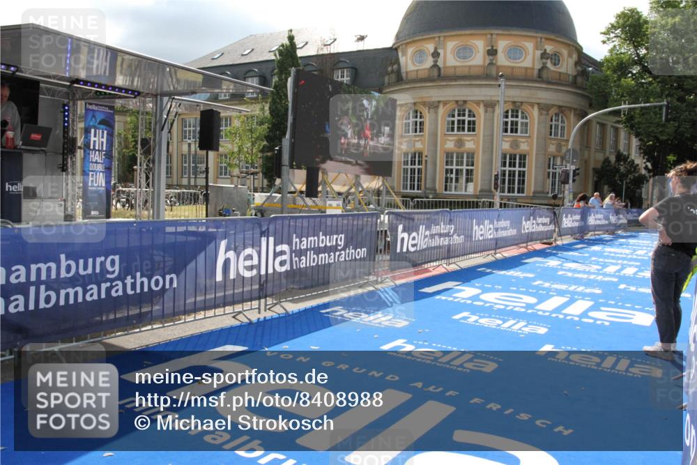 29.06.2025 - hella hamburg halbmarathon Michael Strokosch http://msf.ph/oto/8408988 29.06.2025 09:46:55 Ziel 20141 meine-sportfotos.de