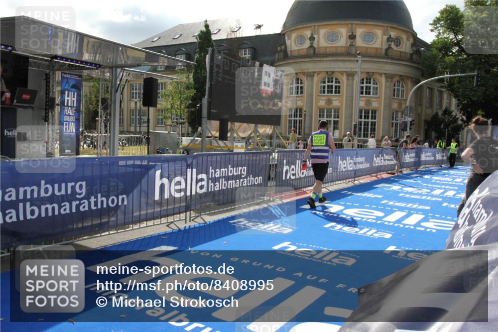 29.06.2025 - hella hamburg halbmarathon Michael Strokosch http://msf.ph/oto/8408995 29.06.2025 09:47:31 Ziel 20247, 20314 meine-sportfotos.de
