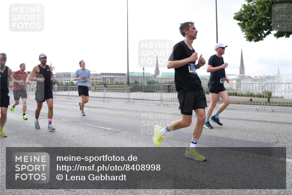 29.06.2025 - hella hamburg halbmarathon Lena Gebhardt http://msf.ph/oto/8408998 29.06.2025 10:04:13 Lombardsbrücke 817, 1032, 1355, 1367, 1377, 1674, 2852, 2979, 3488, 4095, 4488, 4587, 5058, 5354, 5363, 5365, 5613, 5976, 6142, 6706, 6709, 7006, 7017, 7306, 7485, 8177, 8217, 8421, 8422, 8423, 8469, 8727, 9280, 9489, 9526, 9899, 10213, 10756, 10962, 11511, 11582, 11614, 12004, 12005, 12336, 12653, 12998, 13173, 13583, 14340, 14436, 14917, 15520, 15525, 15678, 16099, 16113, 16753, 16989, 17071, 17098, 17113, 17437 meine-sportfotos.de