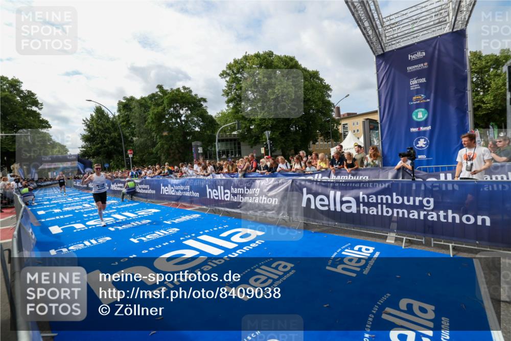 29.06.2025 - hella hamburg halbmarathon Zöllner http://msf.ph/oto/8409038 29.06.2025 10:18:57 Ziel 6380, 11342 meine-sportfotos.de