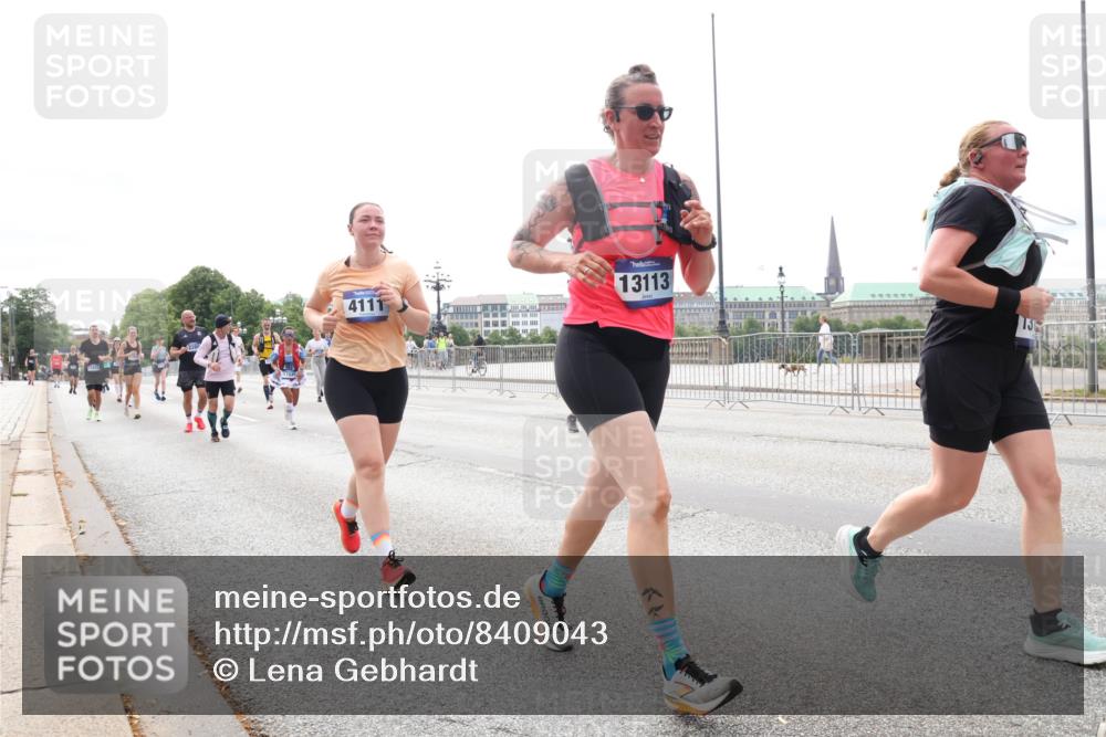 29.06.2025 - hella hamburg halbmarathon Lena Gebhardt http://msf.ph/oto/8409043 29.06.2025 10:24:54 Lombardsbrücke 4111, 13113, 1352, 1395, 1740, 2000, 2108, 2249, 2280, 2944, 3053, 3099, 3113, 3132, 3421, 3786, 3920, 4008, 4010, 4111, 4221, 4444, 5126, 5138, 5829, 5830, 6261, 6570, 7778, 8083, 9573, 10907, 11400, 11651, 11816, 11817, 11921, 12070, 12303, 13111, 13113, 13380, 13638, 14143, 14649, 14898, 15124, 15153, 15679, 15942, 15975, 17185, 17535, 17954, 18194, 18198 meine-sportfotos.de