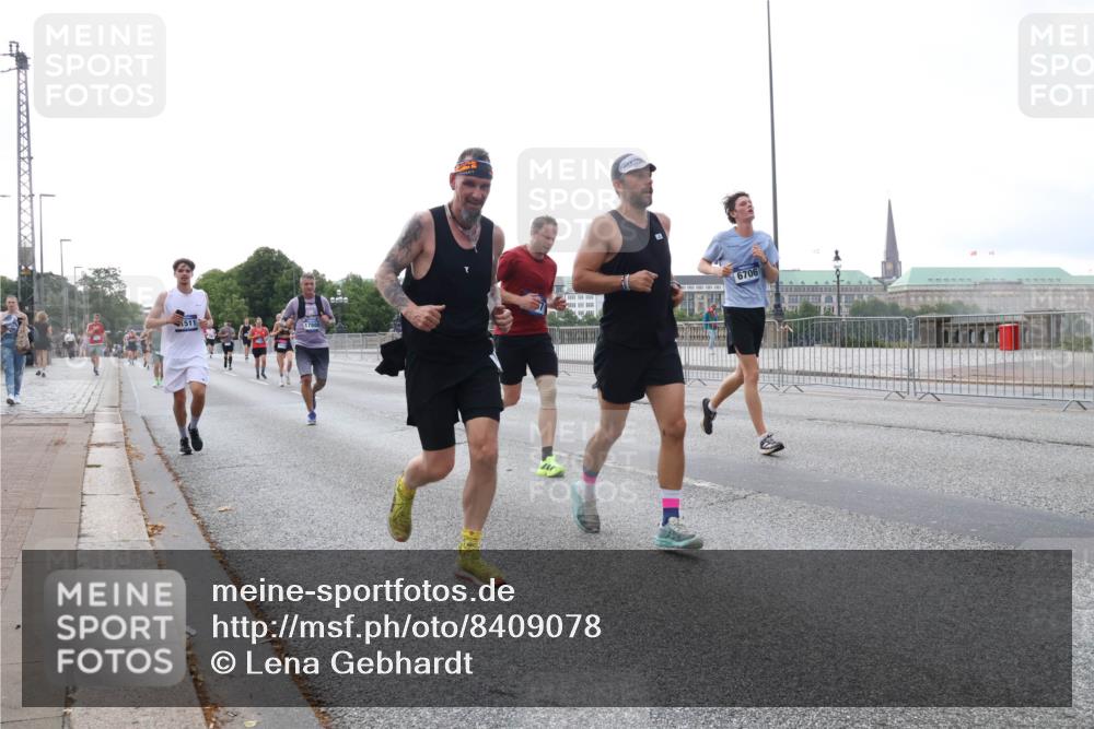 29.06.2025 - hella hamburg halbmarathon Lena Gebhardt http://msf.ph/oto/8409078 29.06.2025 10:04:14 Lombardsbrücke 1032, 1213, 1355, 1367, 1377, 1674, 2852, 2979, 3488, 4095, 4488, 4587, 5058, 5354, 5363, 5365, 5613, 5976, 6142, 6706, 6709, 7017, 7306, 7485, 8177, 8217, 8421, 8422, 8423, 8469, 8727, 9280, 9489, 9526, 9899, 10213, 10756, 10962, 11511, 11582, 11614, 12004, 12005, 12336, 12653, 12998, 13173, 13583, 13625, 14340, 14436, 14917, 15520, 15525, 15678, 16099, 16113, 16753, 16989, 17071, 17098, 17113, 17437 meine-sportfotos.de