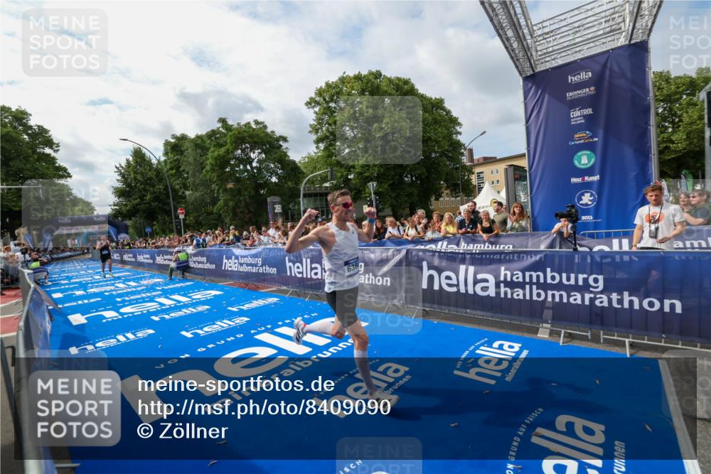 29.06.2025 - hella hamburg halbmarathon Zöllner http://msf.ph/oto/8409090 29.06.2025 10:18:59 Ziel 6380, 11342 meine-sportfotos.de