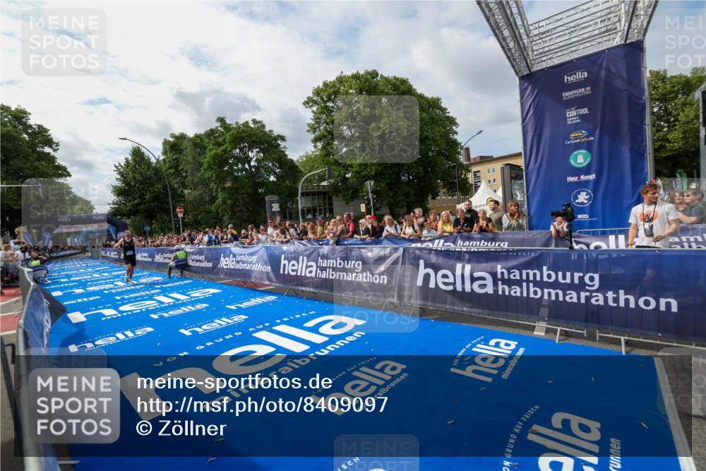 29.06.2025 - hella hamburg halbmarathon Zöllner http://msf.ph/oto/8409097 29.06.2025 10:18:59 Ziel 6380, 11342 meine-sportfotos.de