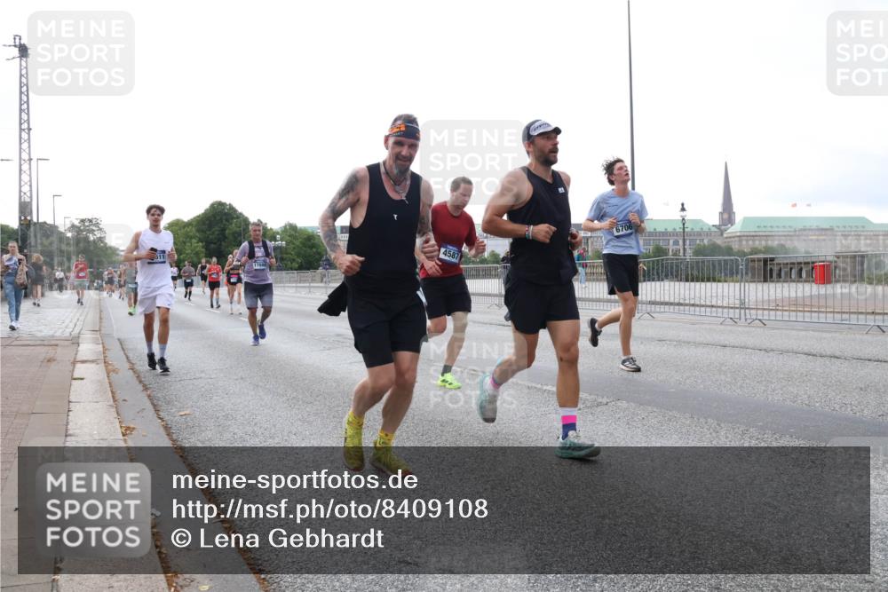 29.06.2025 - hella hamburg halbmarathon Lena Gebhardt http://msf.ph/oto/8409108 29.06.2025 10:04:14 Lombardsbrücke 511, 17880, 4587, 6706, 1032, 1213, 1355, 1367, 1377, 1674, 2852, 2979, 3488, 4095, 4488, 4587, 5058, 5354, 5363, 5365, 5613, 5976, 6142, 6706, 6709, 7017, 7306, 7485, 8177, 8217, 8421, 8422, 8423, 8469, 8727, 9280, 9489, 9526, 9899, 10213, 10756, 10962, 11511, 11582, 11614, 12004, 12005, 12336, 12653, 12998, 13173, 13583, 13625, 14340, 14436, 14917, 15520, 15525, 15678, 16099, 16113, 16753, 16989, 17071, 17098, 17113, 17437 meine-sportfotos.de