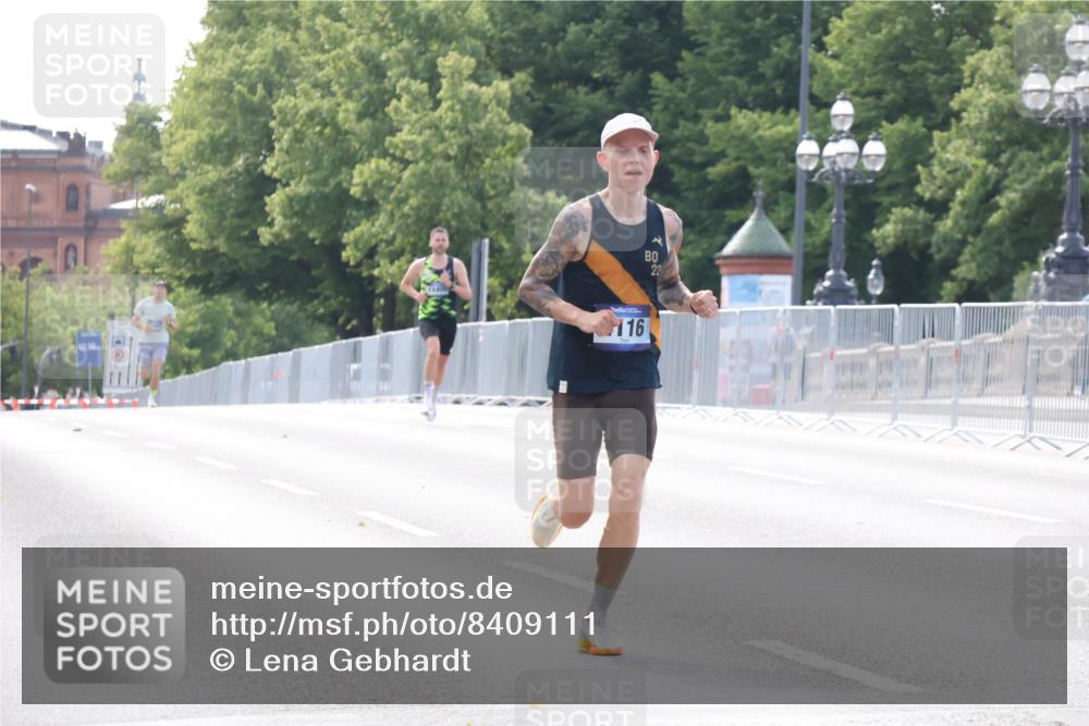 29.06.2025 - hella hamburg halbmarathon Lena Gebhardt http://msf.ph/oto/8409111 29.06.2025 09:38:09 Lombardsbrücke 10, 55, 116, 22, 45, 50, 3944, 4116, 12673 meine-sportfotos.de